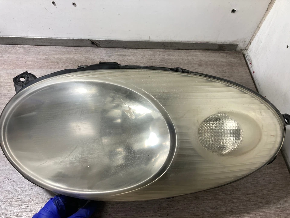 Par de faros delanteros Nissan Micra K12 2005 del lado del conductor y del pasajero Foto 3 de 4