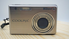 Nikon COOLPIX S700 12.1MP Digital Camera - Silver for sale Nikon COOLPIX S700 12.1MP Digital Camera - Silver for sale