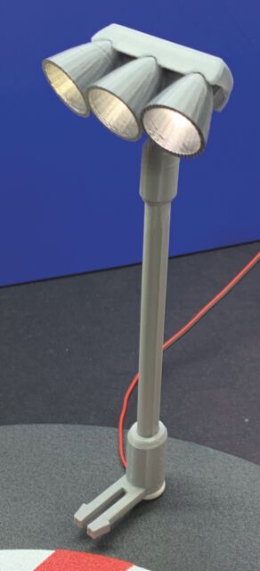 3fach-LED-Strahler 12V beweglich mit stabilem Klips am Fuß