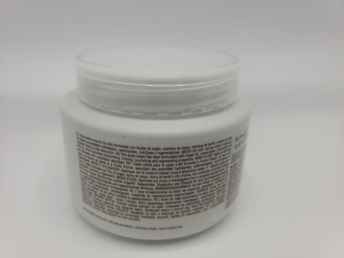 Crema corporal Kueshi ARÁNDANOS para piel seca y agrietada 8,45 oz 250 ml exp: 2/24 - Imagen 2 de 4