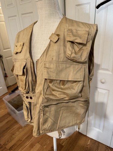 Vintage Orvis Men's Tan Distressed Loved & Time Fly Fishing Vest Sz. Medium - Picture 3 of 24