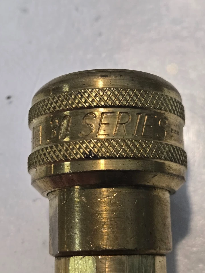 Parker 30 Series B37 1/2" Quick Connect Coupler 1/2"-14 Female Threads - Image 3 of 4