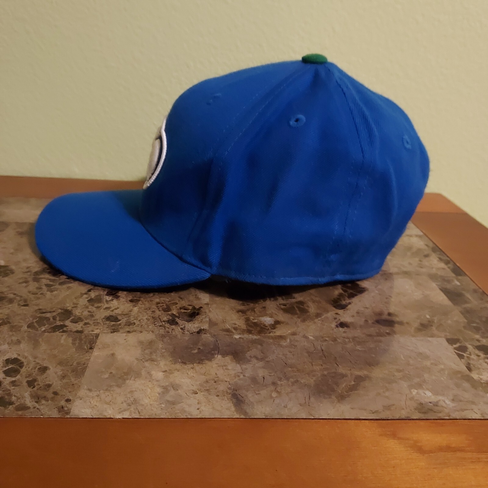 Picture 2 of 8