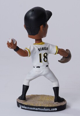 期間限定値下げ❣ MLB Framed Jersey Bobblehead Manny Machado San Diego Padres 2022 City Connect Bobblehead FOCO