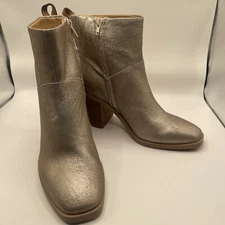 Women’s Crown Vintage Randie Bootie Metallic Golden  Size 8M Excellent condition