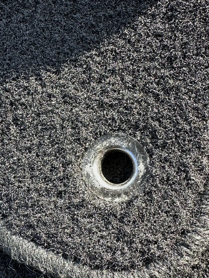 Tapetes de assoalho carpete 2013-2018 Dodge Ram Crew Cab 1500 2500 3500 fabricante de equipamento original 2014 - Imagem 3 de 4