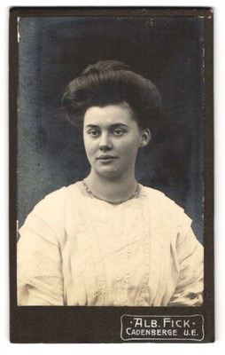 Fotografie Alb. Fick, Cadenberge U. E., Portrait einer jungen Frau 