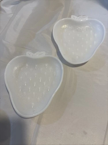 VTG Hazel-Atlas Milk Glass 6.5" Strawberry Trinket Dish Candy Bowls - Set of 2