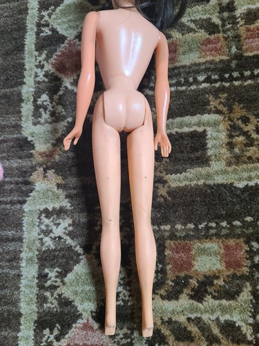 Muñeca Barbie TNT Morena Twist N Turn 1966 de Colección #9 Vestido Tejido Cuerpo Japón *tal cual* - Imagen 7 de 19