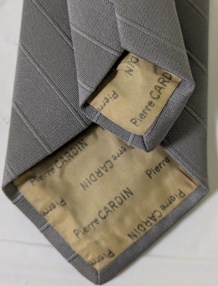 Corbata ajustada plateada vintage Pierre Cardin Higbee para hombre logotipo de firma 54x2,75 Foto 3 de 4