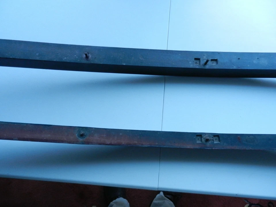 Parachoques delantero Ferrari 365 GTC/4 1972, pieza OEM usada. Foto 2 de 4