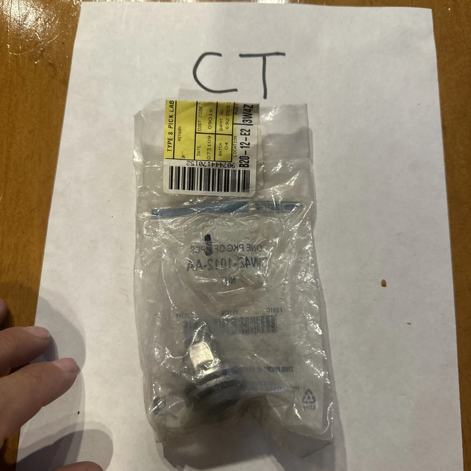 New Genuine Ford Nut - Wheel 3W4Z1012AA / 3W4Z-1012-AA OEM — 第 2/2 张图片