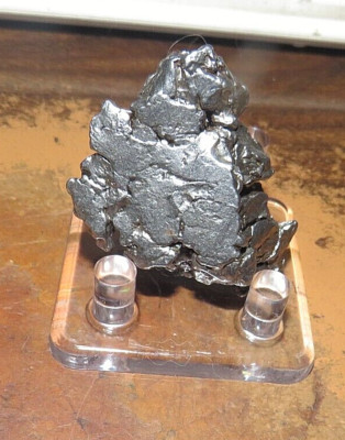 100 GM CAMPO DEL CIELO METEORITE CRYSTAL  GREAT PIECE  WITH STAND