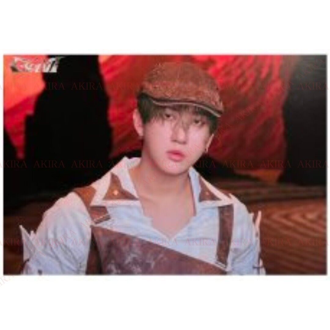 STRAY KIDS GIANT XMAS POPUP STORE 2024 PHOTO CARD RANDOM STRAY KIDS GIANT XMAS POPUP STORE 2024 PHOTO CARD RANDOM