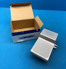 AirTac 3F210-08L 0-10.0BAR Pneumatic Foot Operated Control Valve