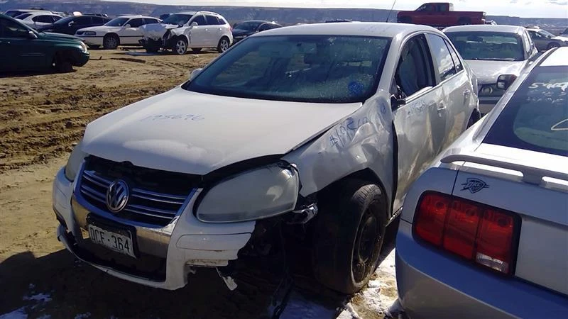Pinza de freno de disco trasera derecha usada se adapta a: Volkswagen Jetta 2008 SW 260mm 10. Foto 2 de 4