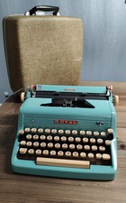 Vtg 1950s Royal Quiet Deluxe Turquoise Typewriter  & Case In Excellent Condition thumbnail