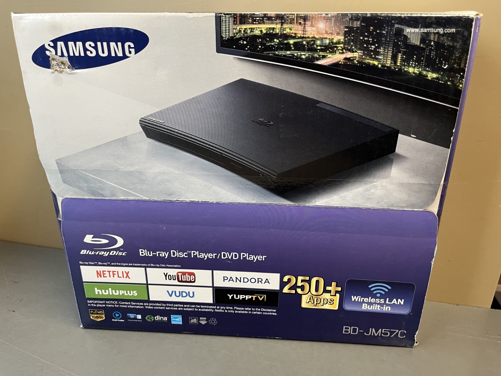With Wi-fi & Streaming Apps, Sealed