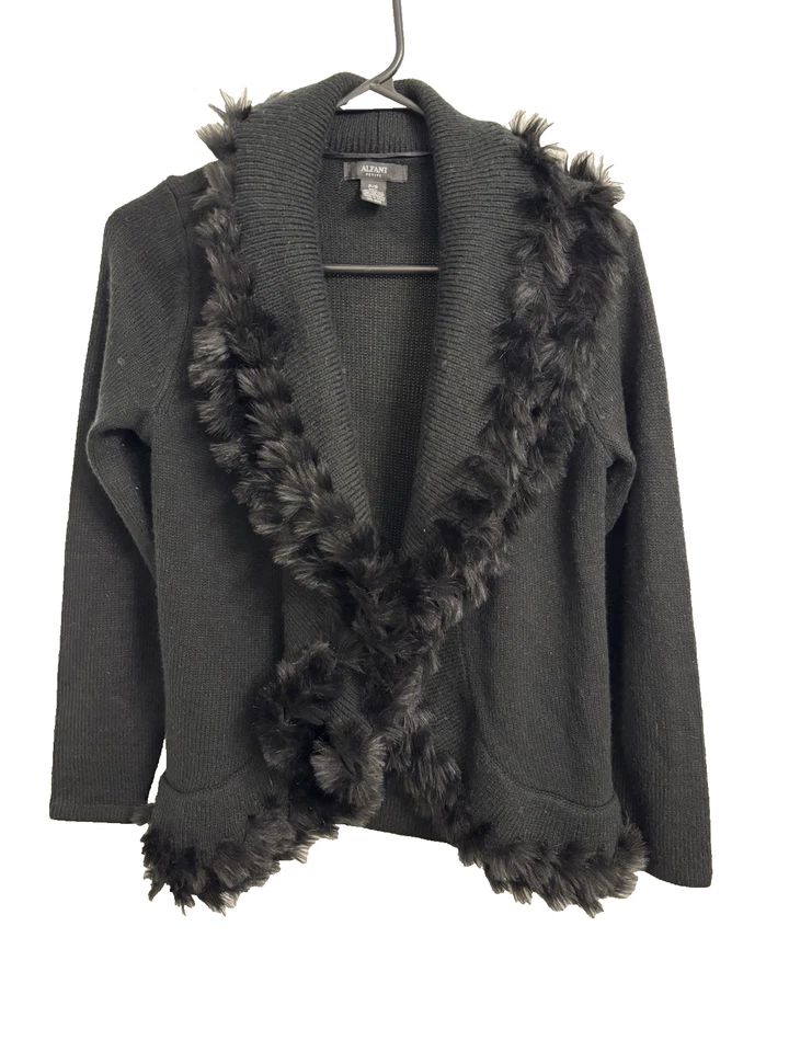 Cárdigan suéter de piel sintética negro pequeño Alfani Petite para mujer ocasión glamour vacaciones Foto 2 de 4