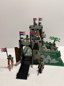 Lego 6081 King&rsquo;s Mountain Fortress, Castle/Crusaders, Complete w/instructions