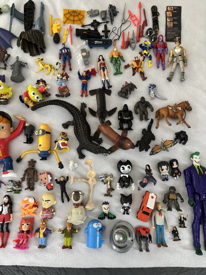 Gran Lote Mixto de 75 Figuras de Acción y 35 Accesorios Disney Marvel DC y Otros Foto 3 de 4