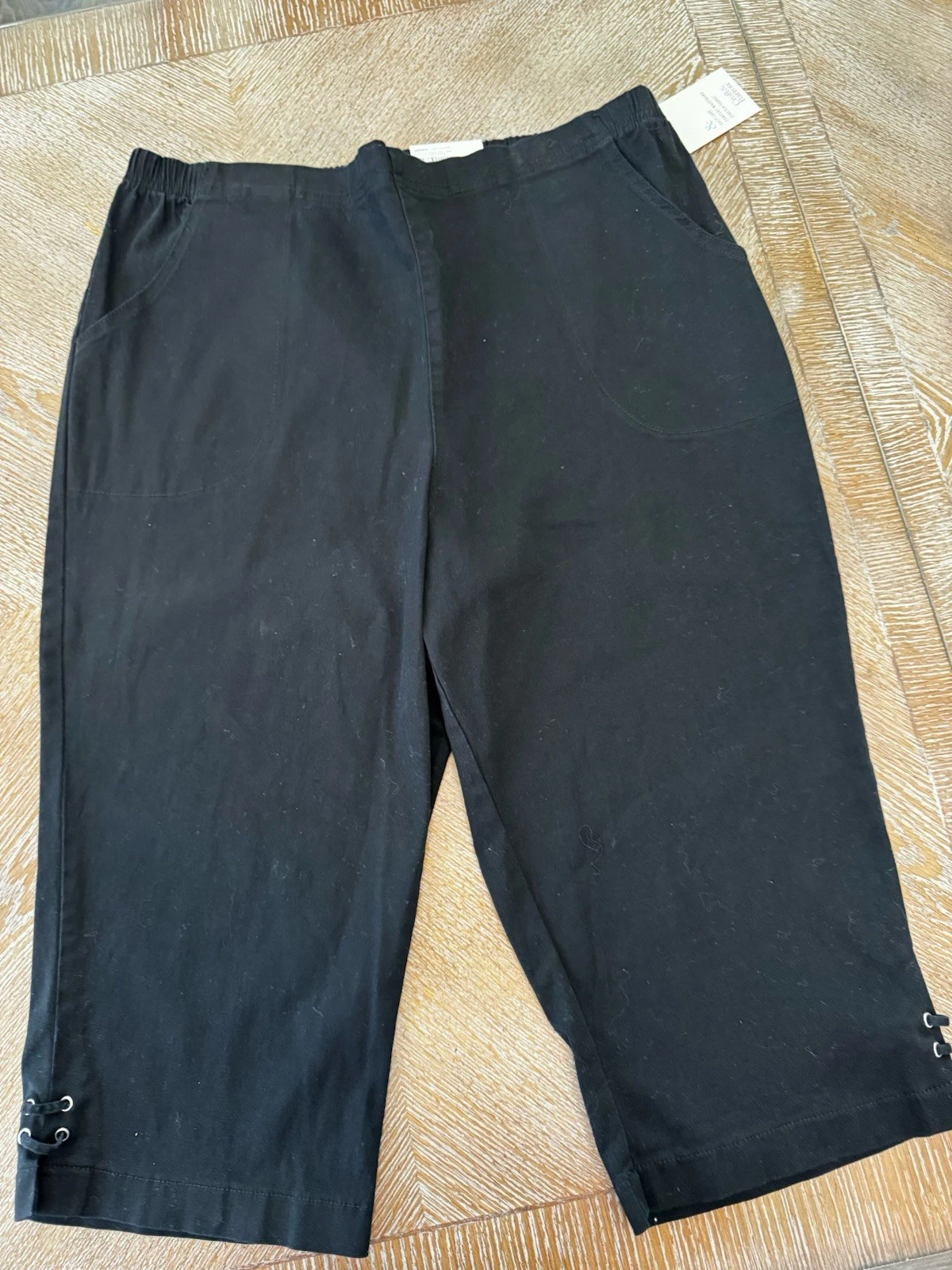 NWT Croft & barrow Black elastic waist 38” Capri pants XXL Inseam 18” Pockets