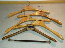 VINTAGE WOODEN SUIT COAT HANGERS 4 SETWELL 1 BRAMANTE STUDIO