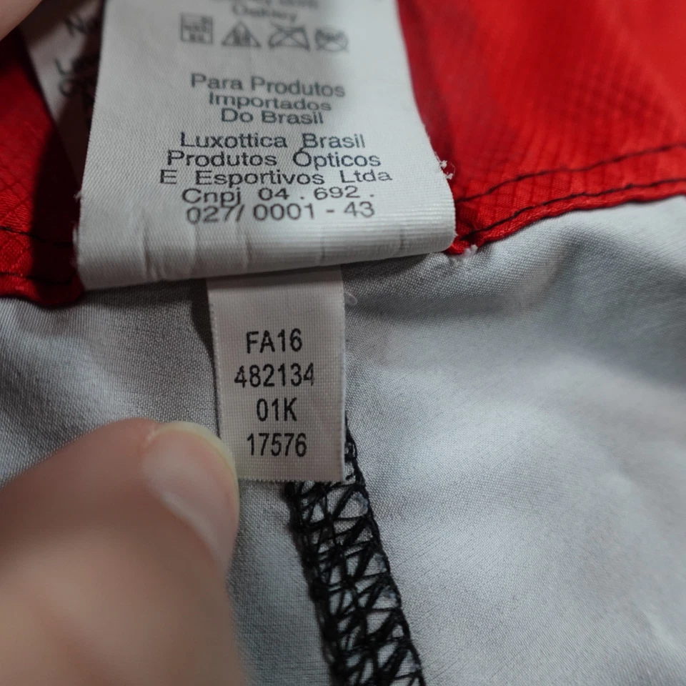 Bermuda de natação Oakley masculina 31 cinza listrada vermelha surf stretch 14598 - Imagem 3 de 4