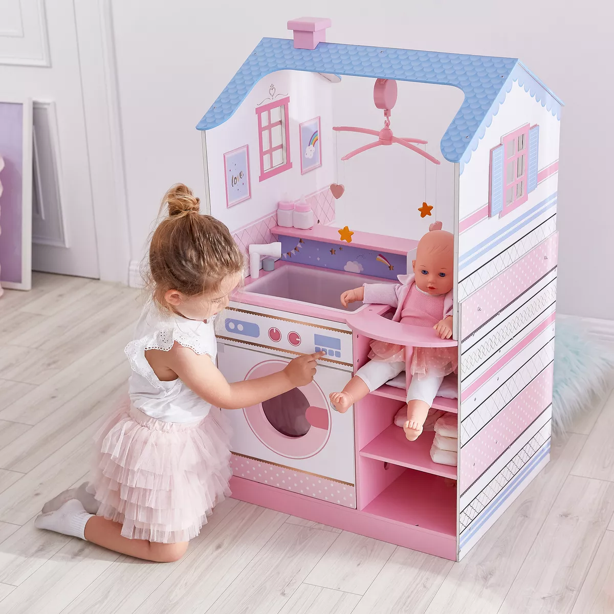Olivia's world changing shop station