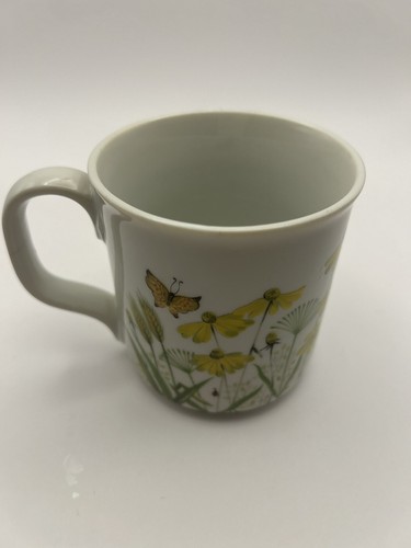 Beautuful Butterfly Rim Coffee/Tea Cup Floral & Colorful - Picture 2 of 4