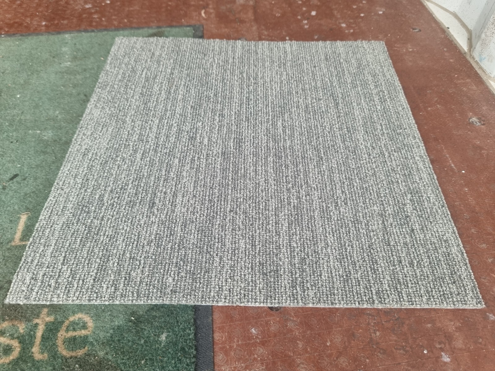 400 x GREY MILLIKEN NORDIC STORIES ISOGRAD 50x50cm CARPET TILES £1.80