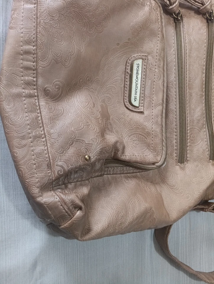 Stone Mountain EE. UU. Cartera en relieve Bronceada Bolsillos con cremallera Bandolera Cremallera 14x12 Pulgadas Foto 3 de 4