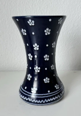 Gmundner Keramik Dirndl blau Blumenvase Vase 18 cm GK935 (2512DE21)  05/26 - Bild 1 von 4