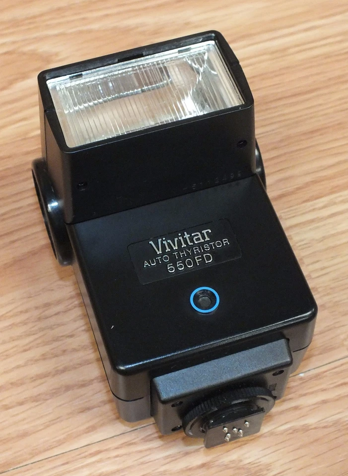Vivitar (550 FD) M/P/O Dedicated Electronic Battery Operated Flash & Manual READ - Image 2 of 4