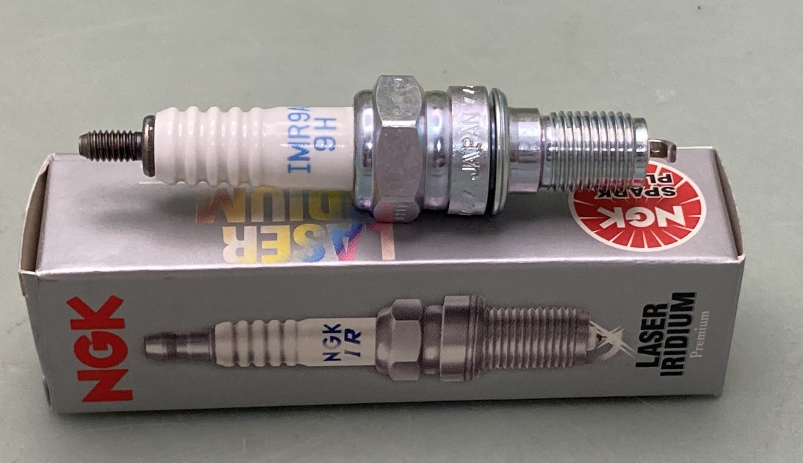 New Genuine NGK 6966 Laser Iridium Spark Plug IMR9A-9H