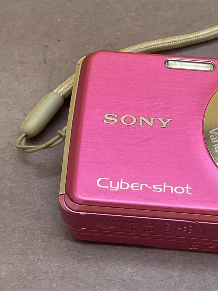 Vintage Sony Cyber-shot DSC-W220 Pink Digital Camera 12.1MP! - Image 3 of 4