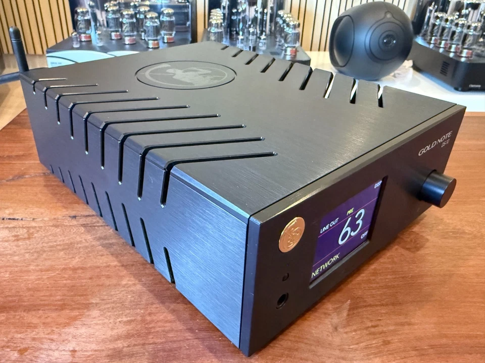 Gold Note DS-10 Network Streamer Preamplifier w Box & Remote EXCELLENT - Image 2 of 4