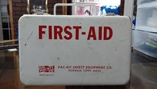 PAC-KIT SAFETY EQUIPMENT CO. 10 Unit First Aid Kit Metal Case Vintage #5001