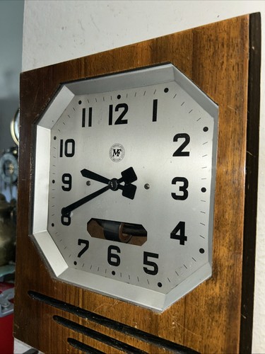 Muy bonito y totalmente funcional antiguo reloj francés a pilas MF - Imagen 3 de 10