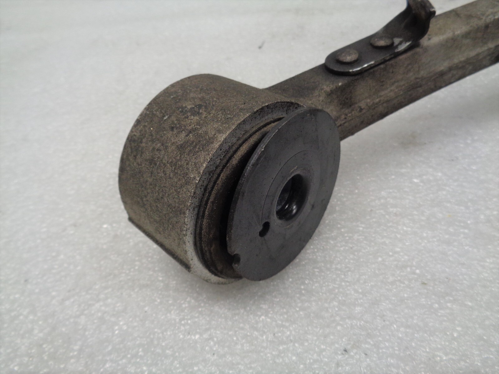 04-08 Maserati Quattroporte Front Right Side Upper Control Arm OEM DE2209181