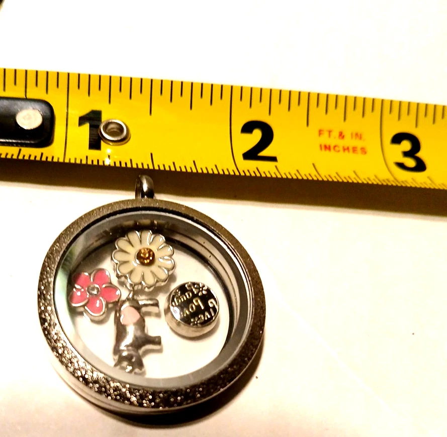 Collar de plata con dije de origami medallón Live Laugh Love con 4 dijes Foto 4 de 4