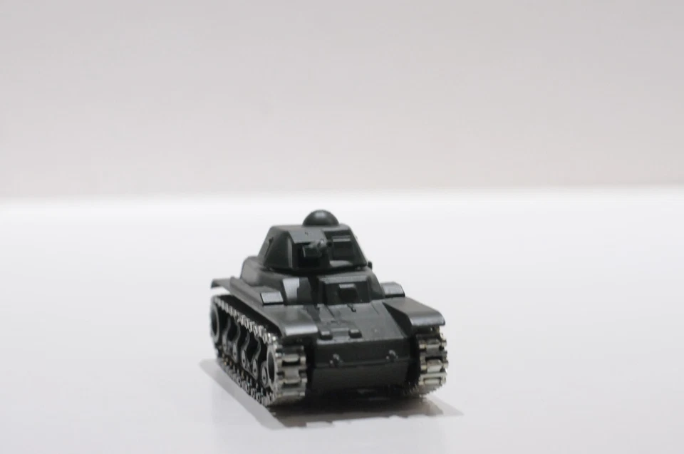 SOLIDO CHAR RENAULT R 35 TANK SCALE 1:50 DIECAST NO. 233 - Image 2 of 4