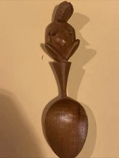 Superbe cuillère en bois  21 cm