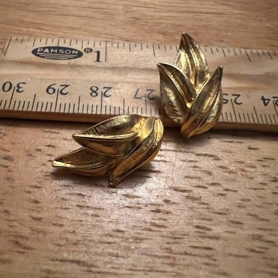 Trifari goldtone vintage leaf earrings
