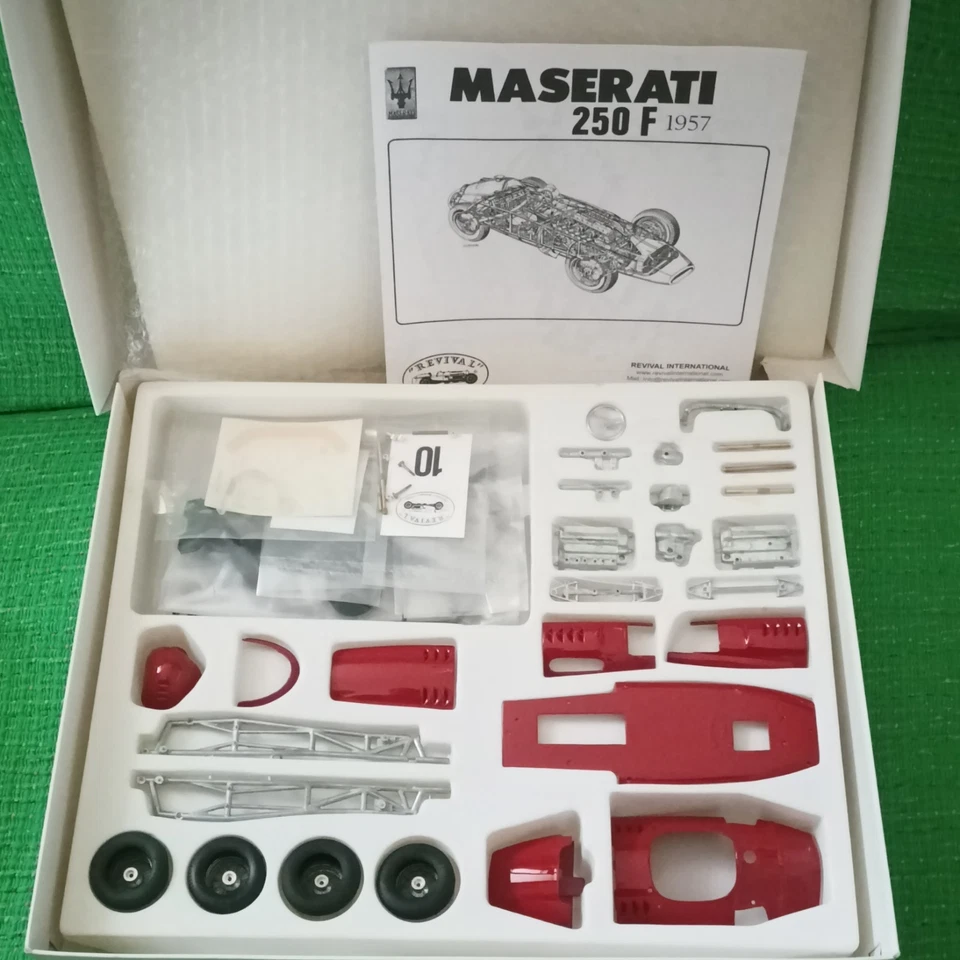 kit Maserati 250F 1957 Revival 1:20 in metallo  - Immagine 2 di 2