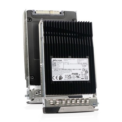 Dell 15.36TB PCIe 4.0 x4 8GB/s U.3 NVMe 1 DWPD 2.5'' PowerEdge SSD 7FD1J G16