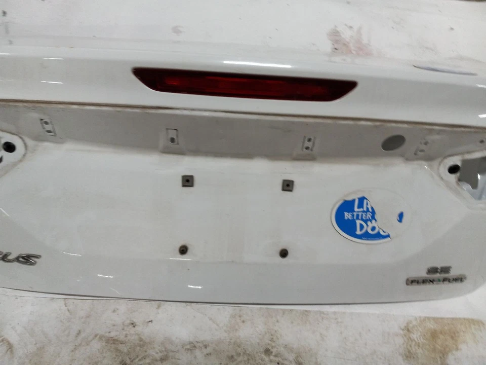 Tapa maletero ford focus 2012-2014 Foto 3 de 4