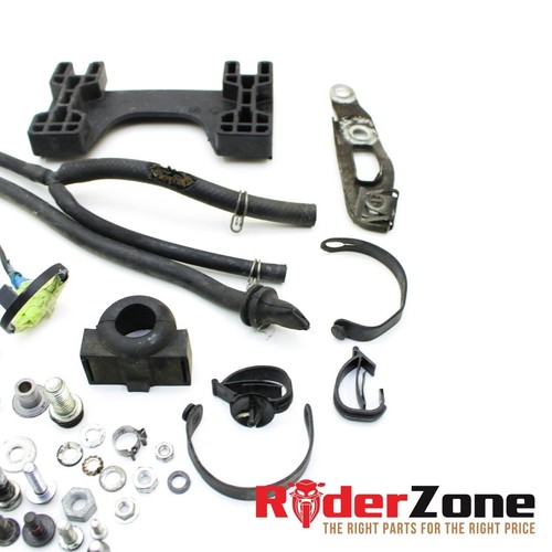 2008 - 2013 DUCATI 848 EVO JUEGO DE HARDWARE PERNOS MISC MANGUERAS ACELERADOR LAVADORA STOCK - Imagen 4 de 11