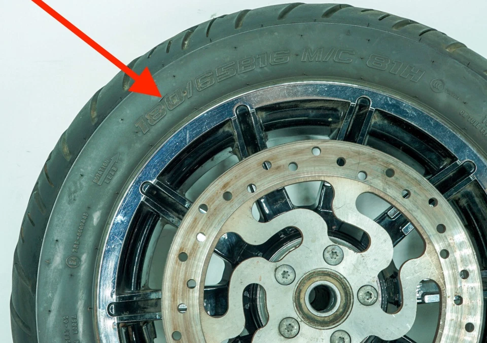 Llanta trasera 15 Harley Electra Ultra Touring OEM 180/65B16 16" 81H 1327 Foto 2 de 4