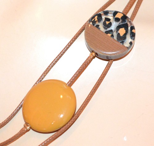 Collana donna girocollo fili cordoncino marrone oro dorato bronzo safari US9 - Foto 4 di 4
